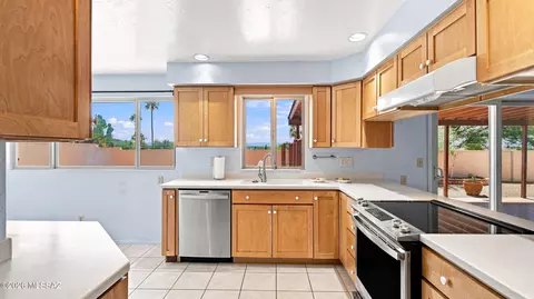 Kitchen - 9710 E Celeste Dr, Tucson, AZ 85730 photo 2 of 5