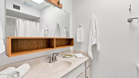 Bath - 9710 E Celeste Dr, Tucson, AZ 85730 photo 3 of 4
