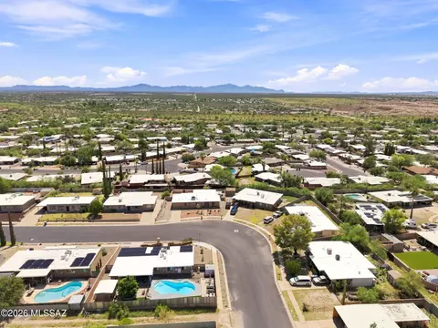 View/Area - 9710 E Celeste Dr, Tucson, AZ 85730 photo 4 of 8