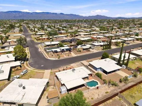 View/Area - 9710 E Celeste Dr, Tucson, AZ 85730 photo 3 of 8