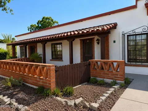515 S La Canada Dr #B, Green Valley, AZ 85614