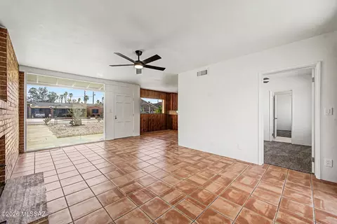 233 N Bentley Ave, Tucson, AZ 85716