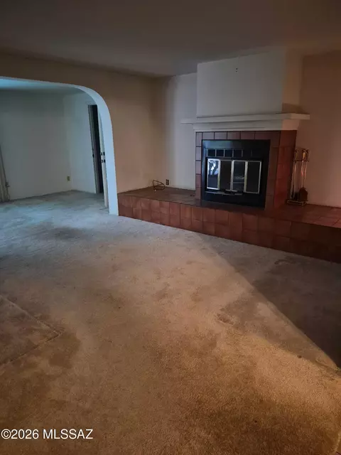7442 Eli Dr, Tucson, AZ 85710 photo 2