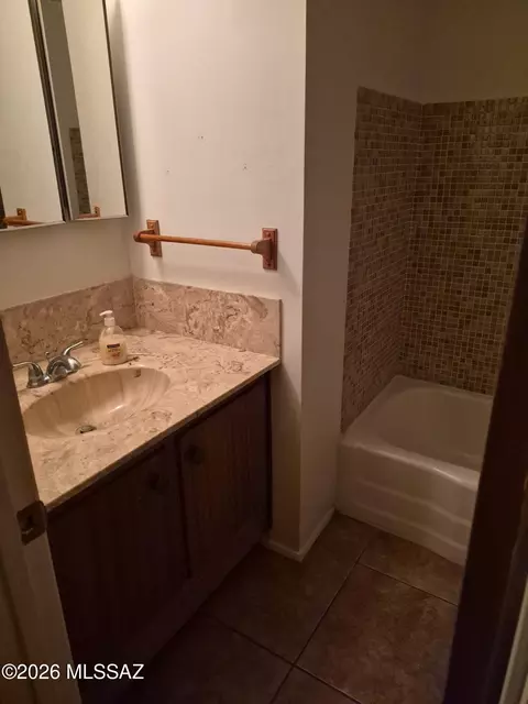 7442 Eli Dr, Tucson, AZ 85710 photo 3