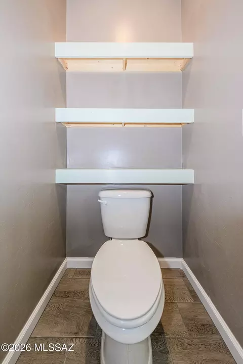Bath - 112 E Adytum Pl, Vail, AZ 85641 photo 3 of 5