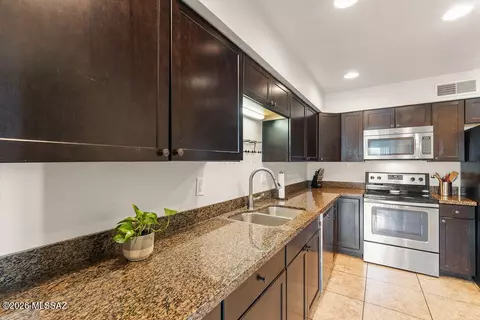 2749 W Anklam Rd #D, Tucson, AZ 85745