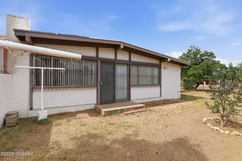Exterior - 1105 E Garden Loop, Tucson, AZ 85706 photo 1 of 2