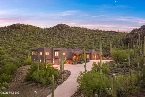9901 N Silverbell Rd, Tucson, AZ 85743