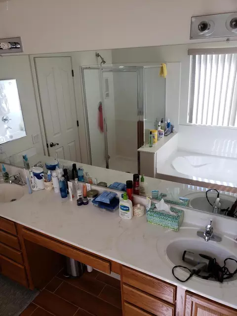 Bath - 4792 E Starpoint St, Tucson, AZ 85756 photo 1 of 3