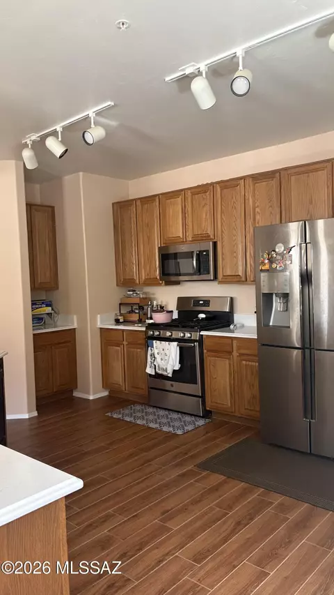 Kitchen - 4792 E Starpoint St, Tucson, AZ 85756 photo 2 of 2