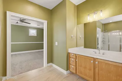Bath - 7831 E Solace Pl, Tucson, AZ 85750 photo 2 of 5
