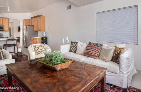 Living - 138 Elixir Pl, Oro Valley, AZ 85755 photo 2 of 2