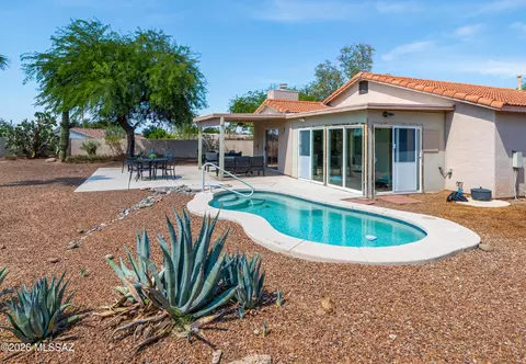 Exterior - 138 Elixir Pl, Oro Valley, AZ 85755 photo 3 of 6
