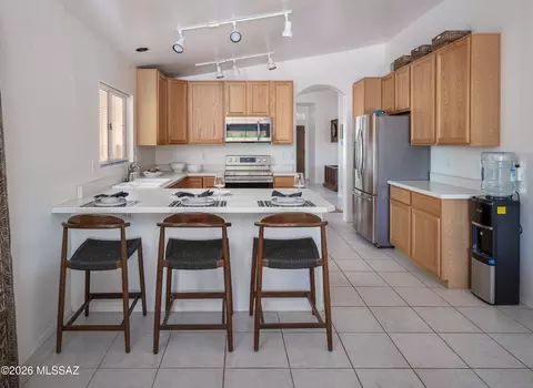 Kitchen - 138 Elixir Pl, Oro Valley, AZ 85755 photo 1 of 2