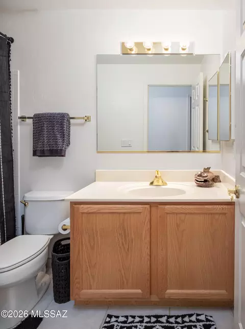 Bath - 138 Elixir Pl, Oro Valley, AZ 85755 photo 3 of 3
