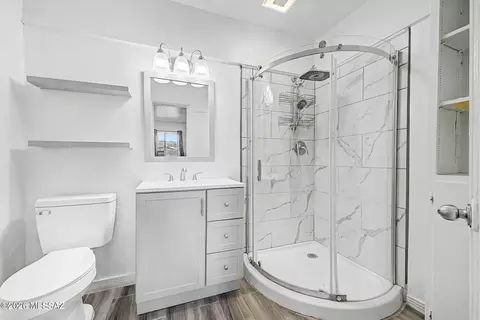 Bath - 321 E Jacinto St, Tucson, AZ 85705 photo 1 of 2