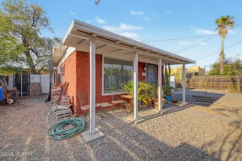 Exterior - 321 E Jacinto St, Tucson, AZ 85705 photo 2 of 5