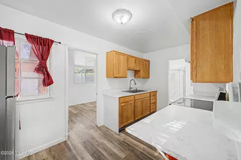 Kitchen - 321 E Jacinto St, Tucson, AZ 85705 photo 5 of 5