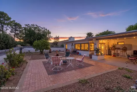 32 E La Espina, Green Valley, AZ 85614