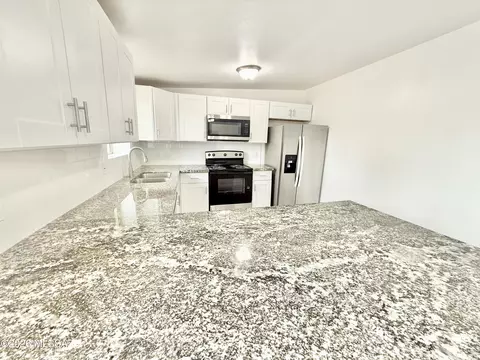 Kitchen - 6042 E 33rd St, Tucson, AZ 85711 photo 4 of 5