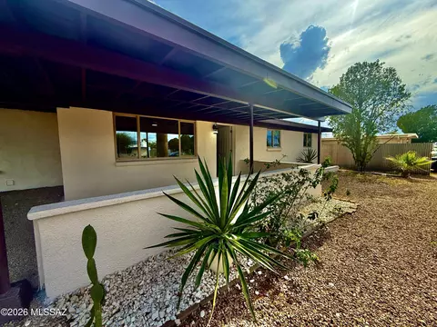 Exterior - 6042 E 33rd St, Tucson, AZ 85711 photo 4 of 8