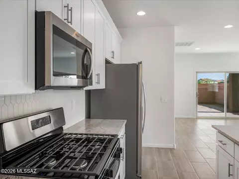 9741 N Solstice Ave, Tucson, AZ 85743