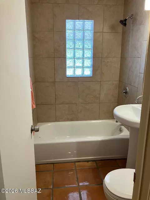 Bath - 4544 E 7th St, Tucson, AZ 85711 photo 2 of 2