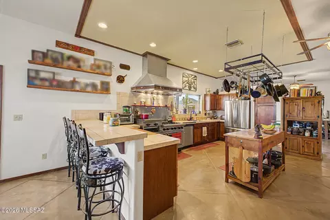 Kitchen - 14721 E Colossal Cave Rd, Vail, AZ 85641 photo 1 of 5
