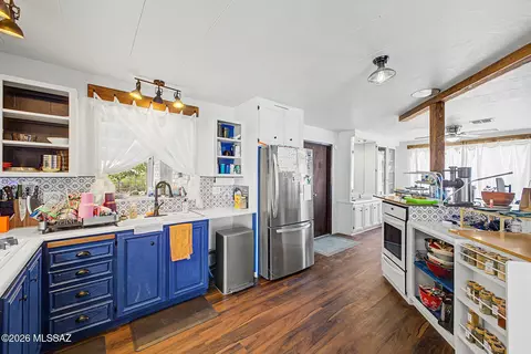 Kitchen - 14721 E Colossal Cave Rd, Vail, AZ 85641 photo 5 of 5