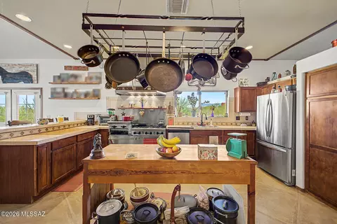 Kitchen - 14721 E Colossal Cave Rd, Vail, AZ 85641 photo 2 of 5
