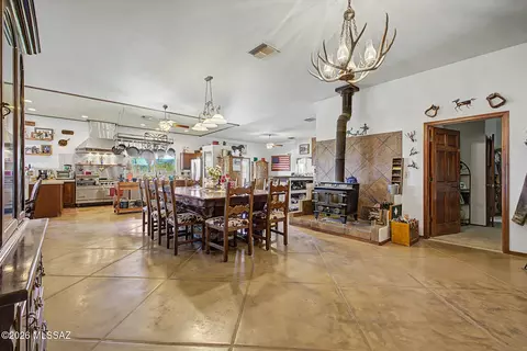 Dining - 14721 E Colossal Cave Rd, Vail, AZ 85641 photo 1 of 2