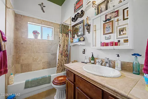 Bath - 14721 E Colossal Cave Rd, Vail, AZ 85641 photo 3 of 5