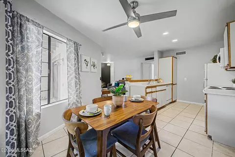 1693 W Wood Bridge Ct, Tucson, AZ 85746
