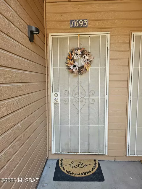 1693 W Wood Bridge Ct, Tucson, AZ 85746
