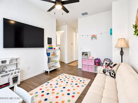 Living - 10071 S Rolling Water Dr, Vail, AZ 85641 photo 1 of 3