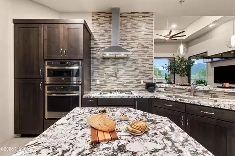Kitchen - 14738 E Diamond B Ranch Pl, Vail, AZ 85641 photo 5 of 6