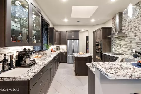 Kitchen - 14738 E Diamond B Ranch Pl, Vail, AZ 85641 photo 6 of 6