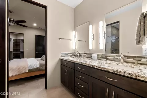 Bath - 14738 E Diamond B Ranch Pl, Vail, AZ 85641 photo 4 of 5