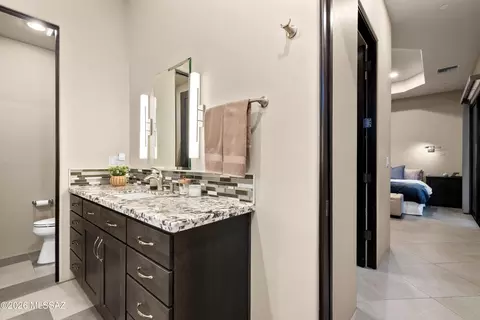 Bath - 14738 E Diamond B Ranch Pl, Vail, AZ 85641 photo 3 of 5