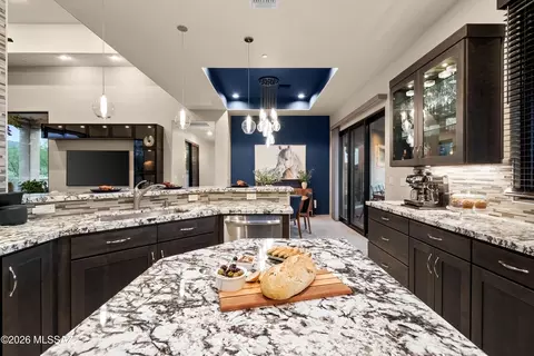 Kitchen - 14738 E Diamond B Ranch Pl, Vail, AZ 85641 photo 3 of 6
