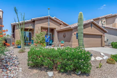 13737 N Carlynn Cliff Dr, Oro Valley, AZ 85755