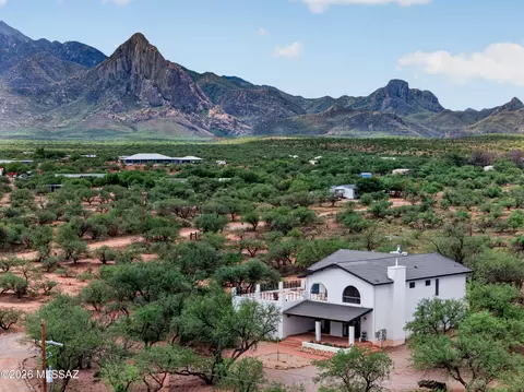 651 W Hawk Way, Amado, AZ 85645