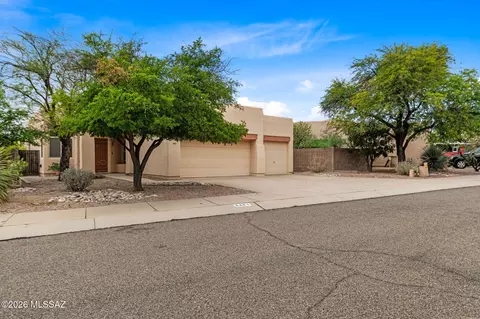 6461 N Sun Bluff Dr, Tucson, AZ 85704