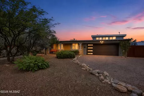 9400 E Summer Trl, Tucson, AZ 85749