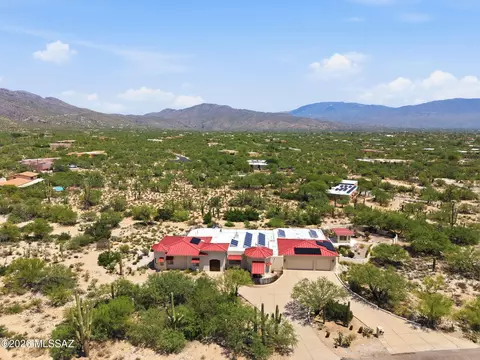 10401 E Plumeria Rd, Tucson, AZ 85749
