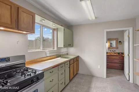 Kitchen - 1533 E Spring St, Tucson, AZ 85719 photo 5 of 5