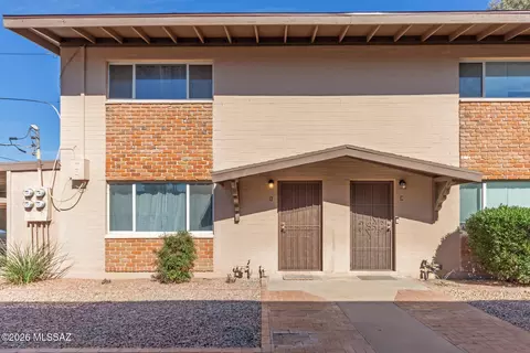 925 N Venice Ave #D, Tucson, AZ 85711