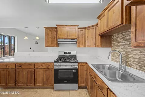 Kitchen - 218 Elvado Rd, Tucson, AZ 85756 photo 2 of 3