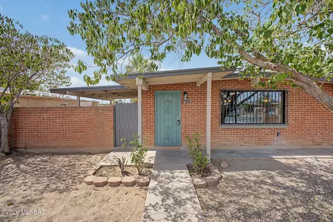 218 Elvado Rd, Tucson, AZ 85756
