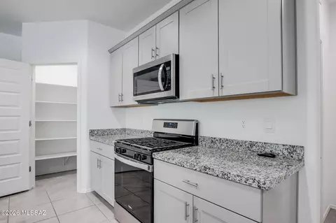 Kitchen - 12161 E Ava Lynn Dr, Vail, AZ 85641 photo 1 of 4